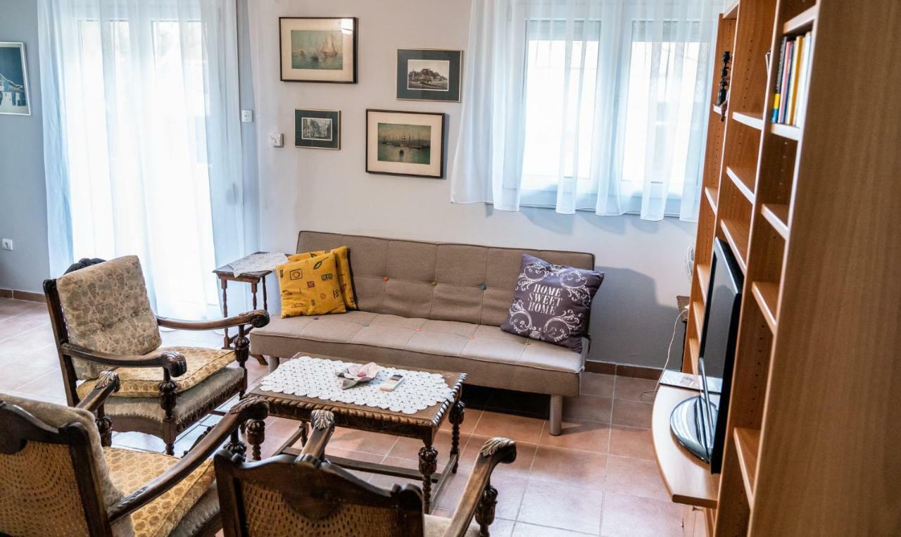 Next To The Sea - Apartment Agia Triada  Bagian luar foto